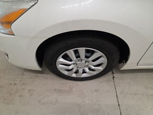 Used 2015 Nissan Altima 2.5 S w/ Power Driver Seat Package image 2