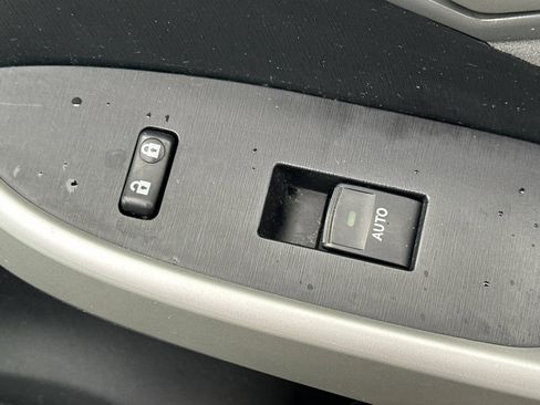 Used 2015 Toyota Prius Three image 20