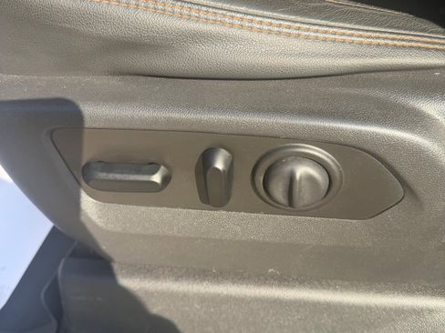 Used 2019 GMC Sierra 1500 AT4 w/ AT4 Premium Package AWD/4WD image 16