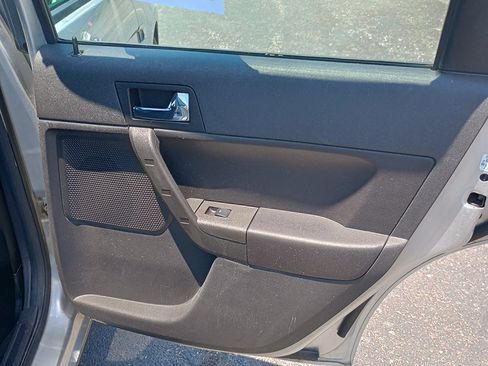 Used 2009 Ford Focus SEL FWD image 20