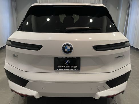 Used 2024 BMW iX xDrive50 w/ Sport Package AWD/4WD image 5