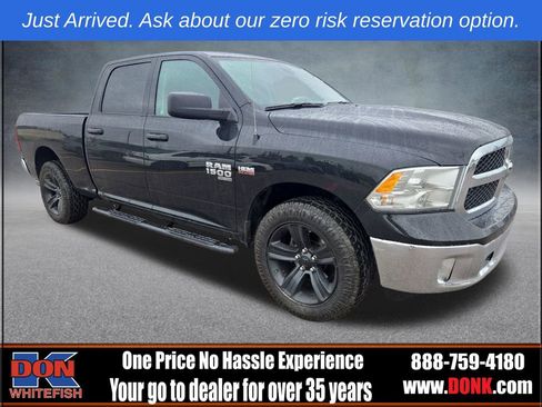 Used 2022 RAM 1500 Classic SLT AWD/4WD image 1