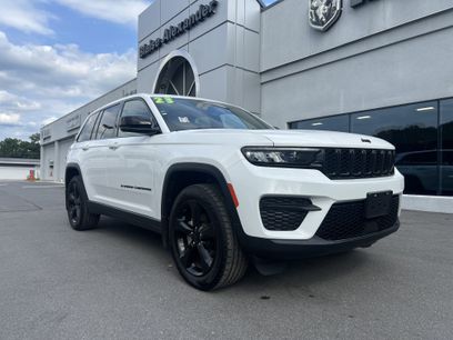 Used 2023 Jeep Grand Cherokee Altitude