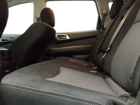 Used 2019 Nissan Pathfinder SV FWD image 18