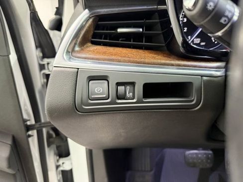 Certified 2020 Cadillac XT5 Premium Luxury w/ LPO, Floor Liner Package FWD image 19