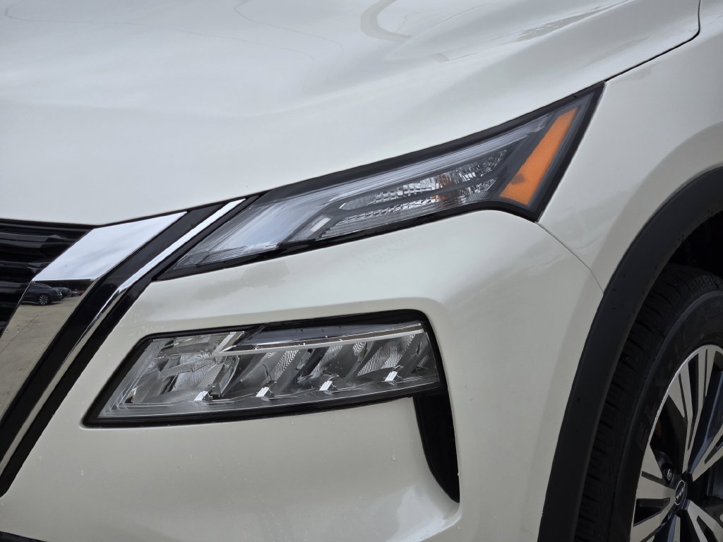 Used 2023 Nissan Rogue SV AWD/4WD image 6