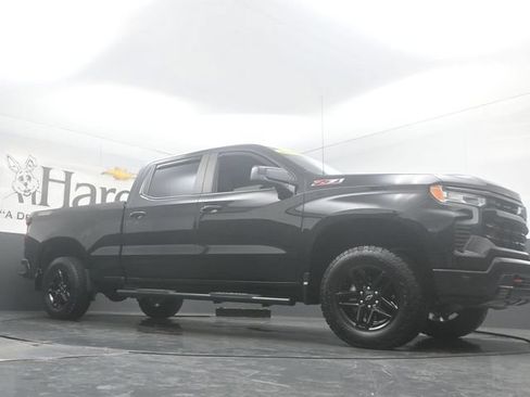 Used 2024 Chevrolet Silverado 1500 LT Trail Boss w/ Convenience Package II AWD/4WD image 2