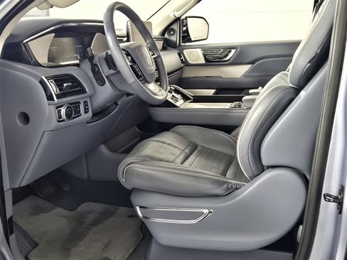 Used 2018 Lincoln Navigator Black Label image 8