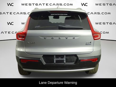 Used 2025 Volvo XC40 B5 Core image 7