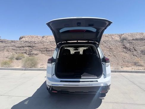 Certified 2024 Nissan Rogue Platinum image 34