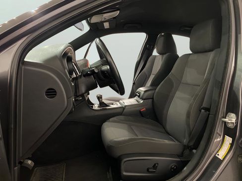 Used 2019 Dodge Charger SXT image 9