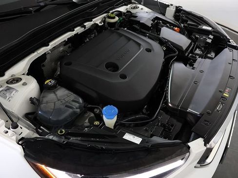 Used 2023 Volvo XC40 B5 Plus w/ Protection Package Premier AWD/4WD image 35