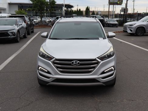 Used 2017 Hyundai Tucson Limited FWD image 3