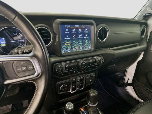 Used 2023 Jeep Wrangler Unlimited Sahara w/ Cold Weather Group AWD/4WD image 26
