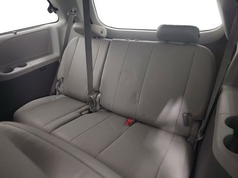 Used 2018 Toyota Sienna XLE image 28