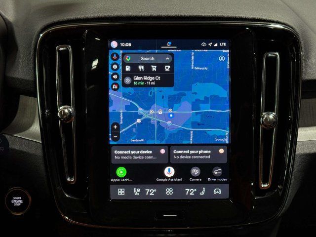 Used 2025 Volvo XC40 B5 Ultra w/ Climate Package AWD/4WD image 13