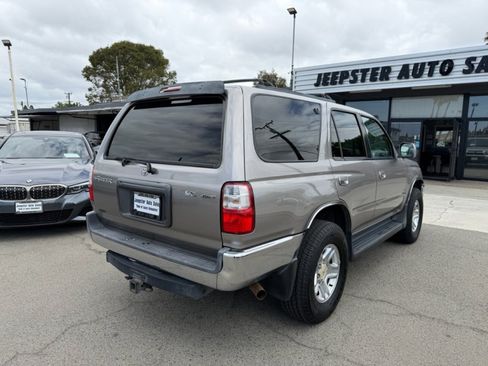 Used 2001 Toyota 4Runner SR5 AWD/4WD image 4
