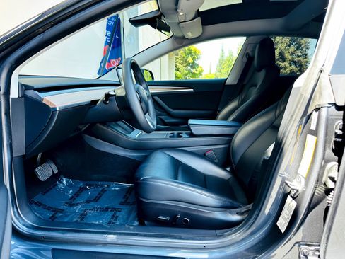 Used 2022 Tesla Model 3 Long Range AWD/4WD image 7