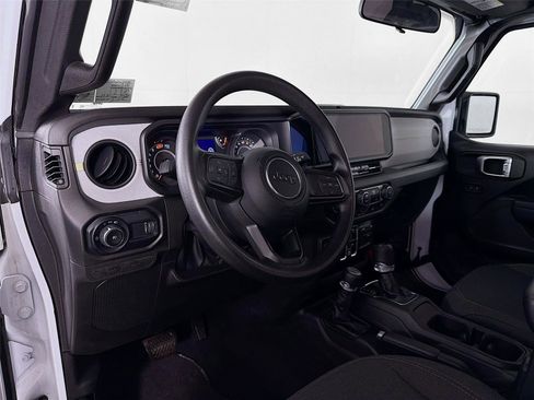 Used 2025 Jeep Wrangler Unlimited Sport AWD/4WD image 9