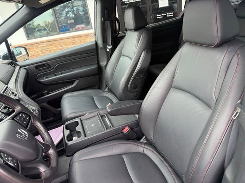 Used 2025 Honda Odyssey Sport-L image 3