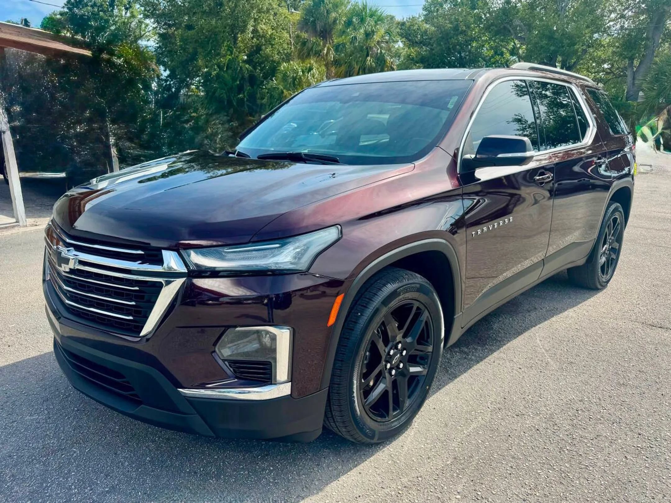 Used 2022 Chevrolet Traverse LT FWD image 17