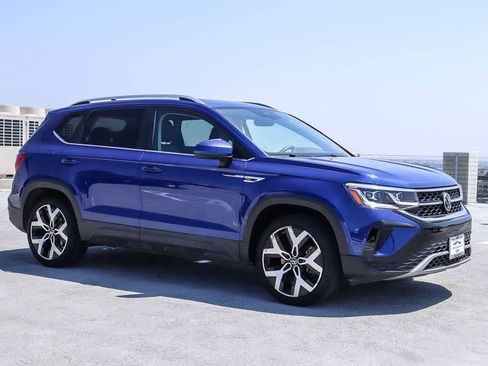 Used 2022 Volkswagen Taos SEL AWD/4WD image 3