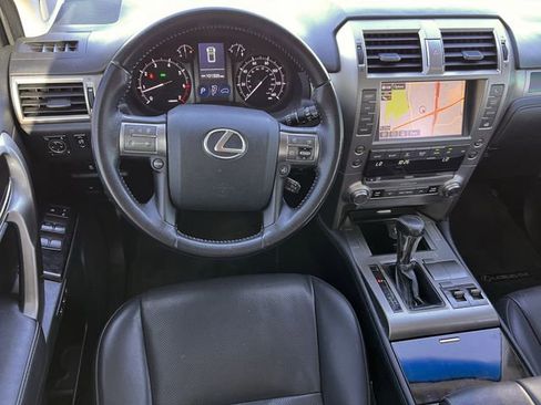 Used 2014 Lexus GX 460 image 10