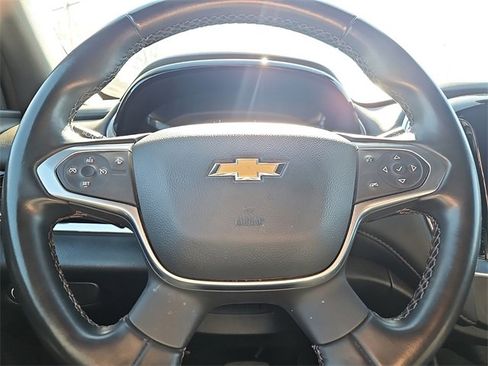 Used 2023 Chevrolet Traverse LT image 19