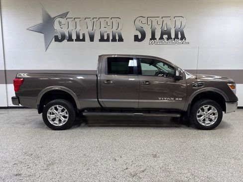 Used 2018 Nissan Titan Platinum Reserve w/ Platinum Utility Package image 40