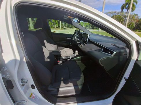 Used 2020 Toyota Corolla SE FWD image 34