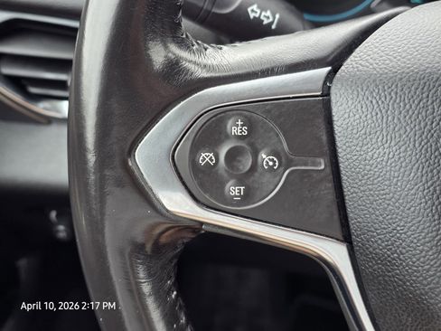 Used 2018 Chevrolet Traverse LT image 31