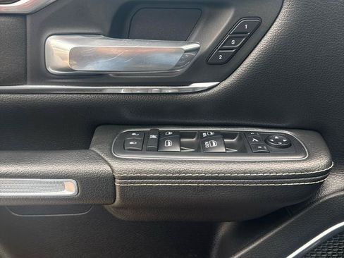 Used 2019 RAM 1500 Laramie AWD/4WD image 20