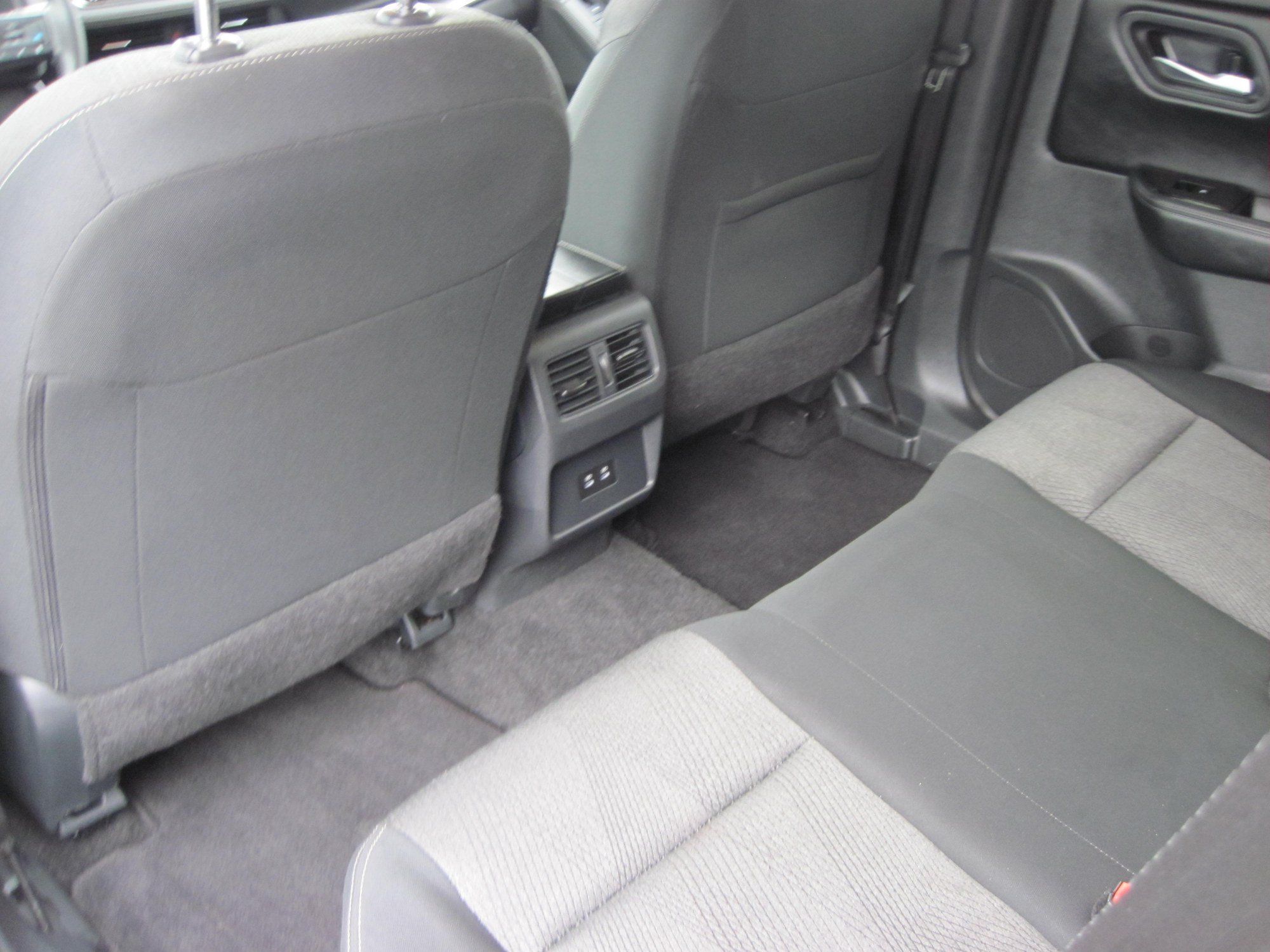 Used 2025 Nissan Rogue SV AWD/4WD image 10