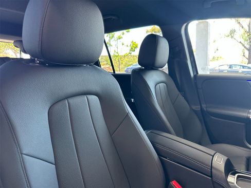 New 2025 Mercedes-Benz GLB 250 4MATIC image 17