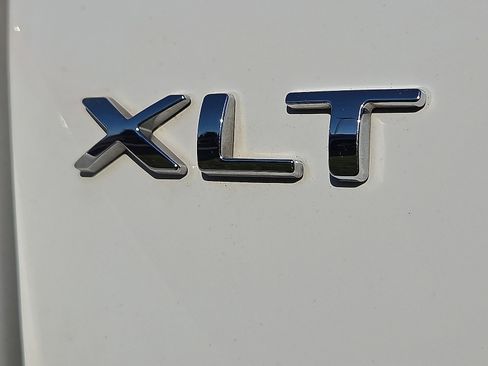 Certified 2024 Ford Expedition XLT image 9