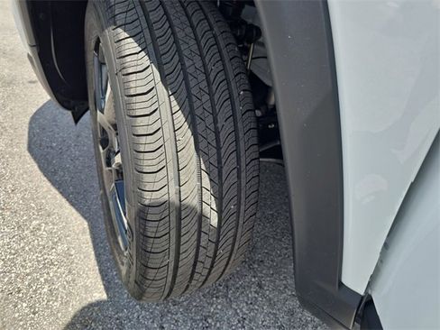 New 2025 Jeep Compass Latitude w/ Sun & Sound Group image 30