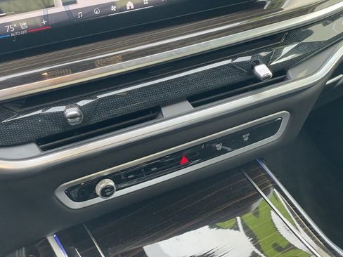 Certified 2024 BMW X7 xDrive40i w/ M Sport Package image 22