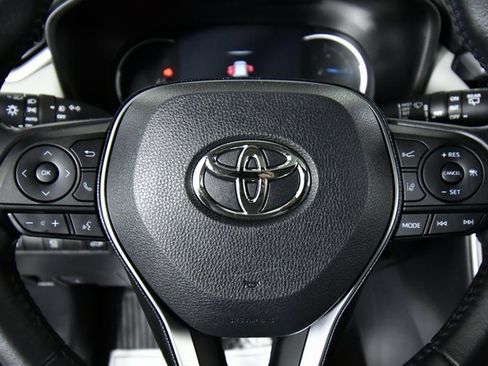 Used 2019 Toyota RAV4 Limited image 2
