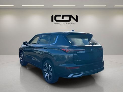 New 2026 Mitsubishi Outlander SE AWD/4WD image 3