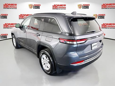 Used 2025 Jeep Grand Cherokee Laredo w/ MOPAR Finishing Package AWD/4WD image 2