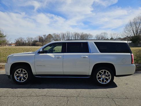 Used 2015 GMC Yukon XL SLT w/ Open Road Package image 2
