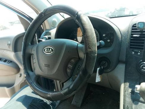 Used 2006 Kia Sedona FWD image 32