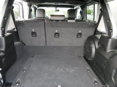 Used 2023 Jeep Wrangler Unlimited Sahara w/ Cold Weather Group AWD/4WD image 12