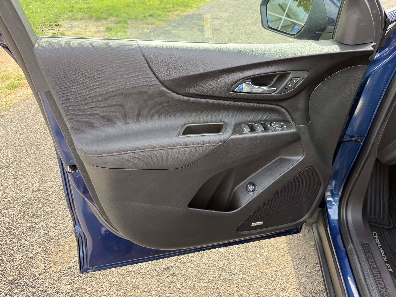 Certified 2023 Chevrolet Equinox RS w/ RS Leather Package AWD/4WD image 11