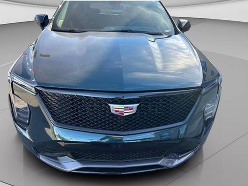 Used 2024 Cadillac XT4 Sport image 9