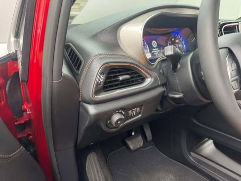 New 2026 Chrysler Pacifica Pinnacle image 29