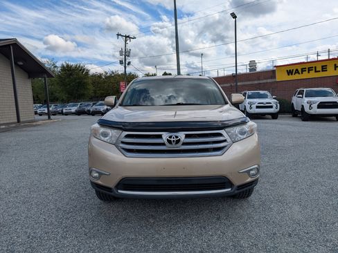 Used 2011 Toyota Highlander 2WD image 2