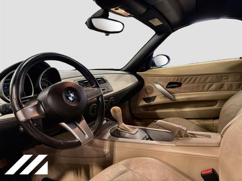 Used 2003 BMW Z4 2.5i RWD image 9