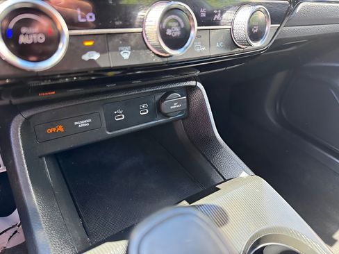 Used 2025 Honda Civic Sport image 23