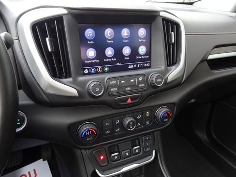 Used 2018 GMC Terrain SLT w/ Preferred Package image 19